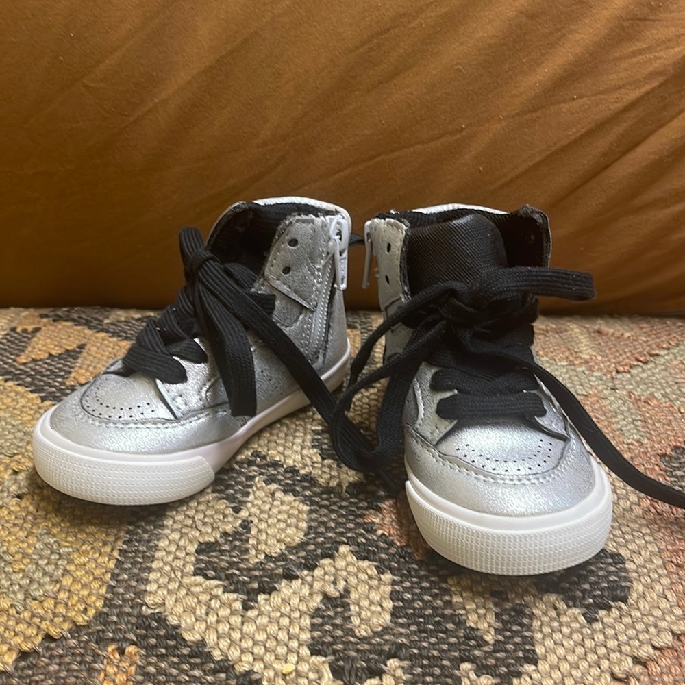 GAP kids silver sneakers